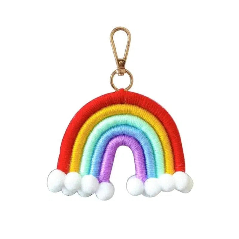 Porte-clés arc-en-ciel coloré, parfait pour égayer vos accessoires avec une touche vibrante et joyeuse. Ce charmant accessoire se fixe facilement à votre trousseau ou sac grâce à son crochet pratique. Idéal comme cadeau original pour apporter une note de gaieté quotidienne.