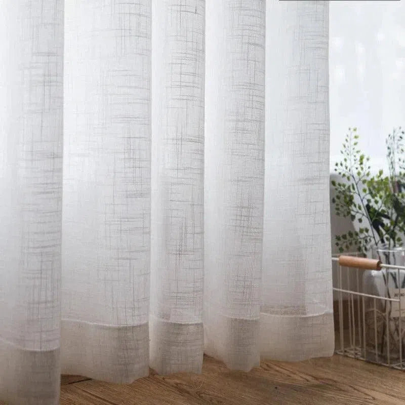 Rideau translucide blanc avec motifs géométriques, idéal pour apporter une ambiance lumineuse et élégante à votre salon ou chambre. Design moderne s'adaptant à différents styles de décoration intérieure. Parfait pour filtrer la lumière tout en préservant l'intimité. Accessoire déco indispensable pour une touche de sophistication.
