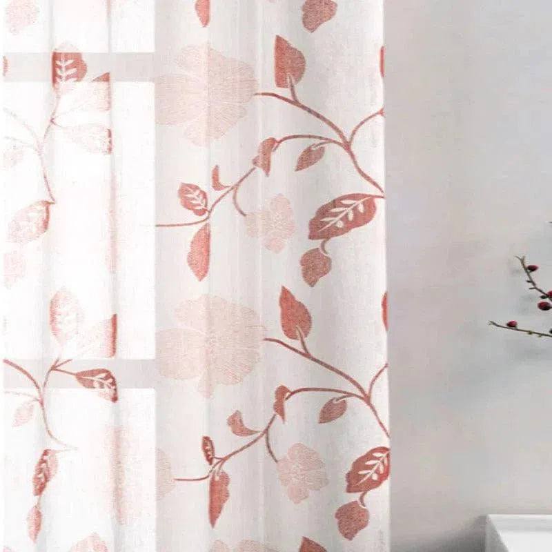 Rideau élégant avec motif floral rose, parfait pour ajouter une touche de fraîcheur et de sophistication à votre intérieur. Idéal pour les salons ou chambres, ce rideau offre une décoration raffinée et accueillante. Sa transparence légère permet de filtrer la lumière tout en préservant l'intimité. Associez-le à une décoration naturelle ou contemporaine pour un effet harmonieux.