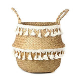 Panier de rangement tissé avec anses et décorations à franges blanches, idéal pour organiser votre intérieur avec style. Accessoire chic pour le rangement de la maison, ajoutant une touche bohème à votre déco. Parfait pour le salon, la chambre ou le bureau.