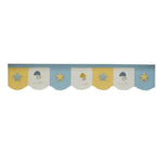 Guirlande décorative enfant, idéale pour une chambre de bébé, design étoilé et champignons colorés en motifs bleus et jaunes. Accessoire mural parfait pour ajouter une touche de couleur et de fantaisie à une pièce. Décoration intérieure pour chambre d'enfant.