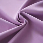 Rideau élégant de couleur lavande, idéal pour ajouter une touche de sophistication et de modernité à votre intérieur. Parfait pour le salon ou la chambre, ce rideau est conçu pour s'adapter à différents styles de décoration tout en offrant une ambiance apaisante.