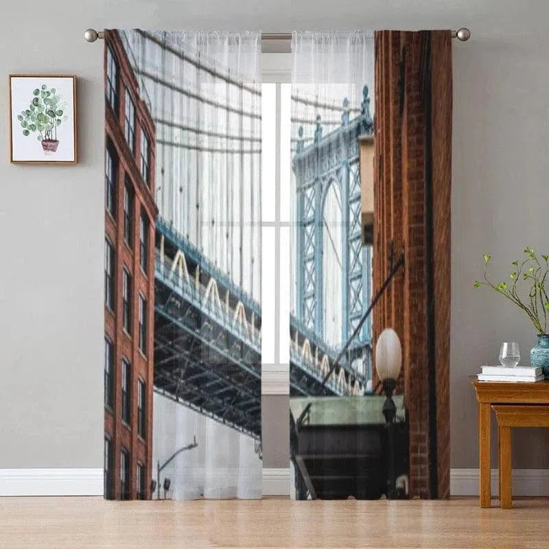 Rideaux imprimés avec vue sur le pont, ajout élégant à votre décoration intérieure. Ces rideaux apportent une touche urbaine et moderne à votre salon. Transformez votre espace avec ce motif architectural unique. Accessoire parfait pour une ambiance contemporaine et stylée. Convient pour toutes les pièces de la maison.
