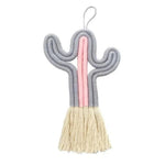 Décoration murale cactus en corde macramé. Élégant et moderne, idéal pour apporter une touche bohème à votre intérieur. Ses couleurs douces s'harmonisent parfaitement avec n'importe quel style de décoration. Convient parfaitement pour une chambre d'enfant ou un salon. Accessoire tendance pour un décor unique et personnalisé.