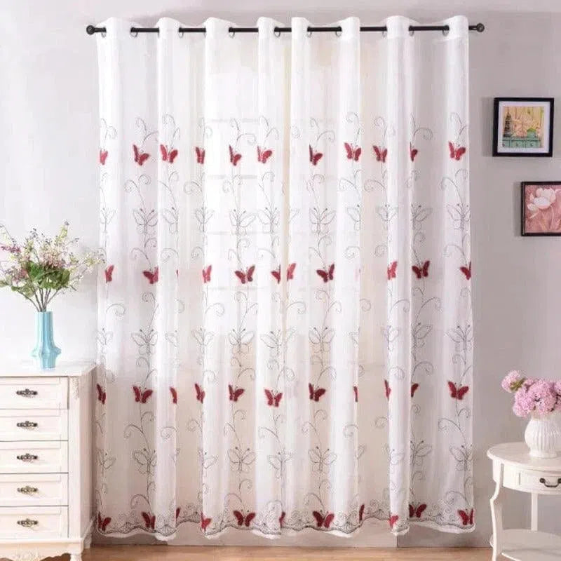 Rideaux élégants avec motifs papillons rouges, idéals pour une décoration intérieure charmante. Parfaits pour une chambre ou un salon, ces rideaux apportent une touche de sophistication et de couleur à votre espace. Ils offrent une ambiance douce en filtrant la lumière tout en ajoutant un élément décoratif attrayant.