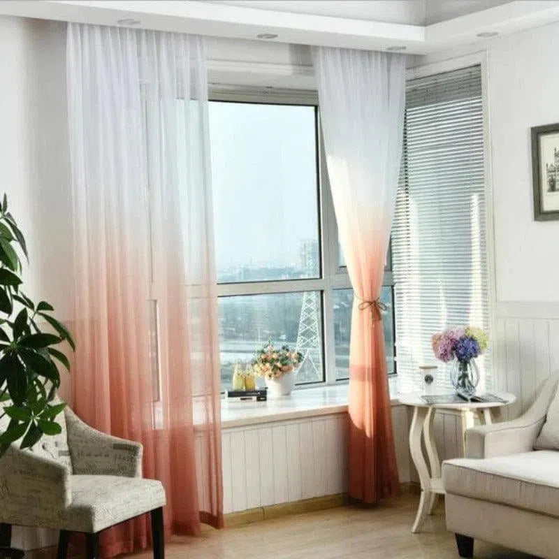 Voilage élégant en dégradé rose pour salon, créant une ambiance lumineuse et chaleureuse. Parfait pour agrandir visuellement l'espace et ajouter une touche moderne à votre intérieur. Idéal pour les grandes fenêtres, ce rideau accentue la décoration tout en filtrant subtilement la lumière.