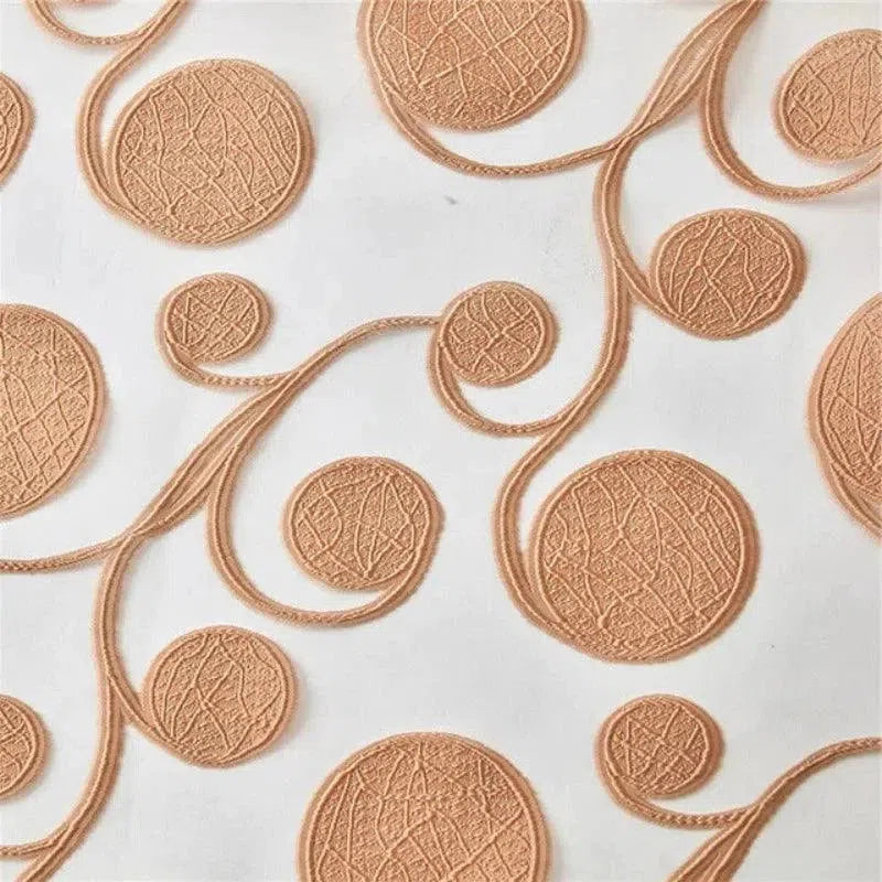 Motif de décoration artistique avec des cercles et des courbes beige sur fond blanc, idéal pour ajouter une touche élégante et moderne à votre intérieur. Design géométrique et raffiné qui s'intègre parfaitement dans divers styles de décoration.